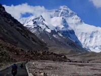 Stunning Everest near from Ronbuk Monastery 