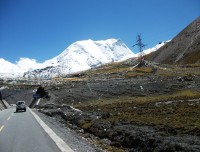 Wel paved road and scenic view