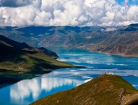 View of Yamdrok Lake on the way to Lhasa 